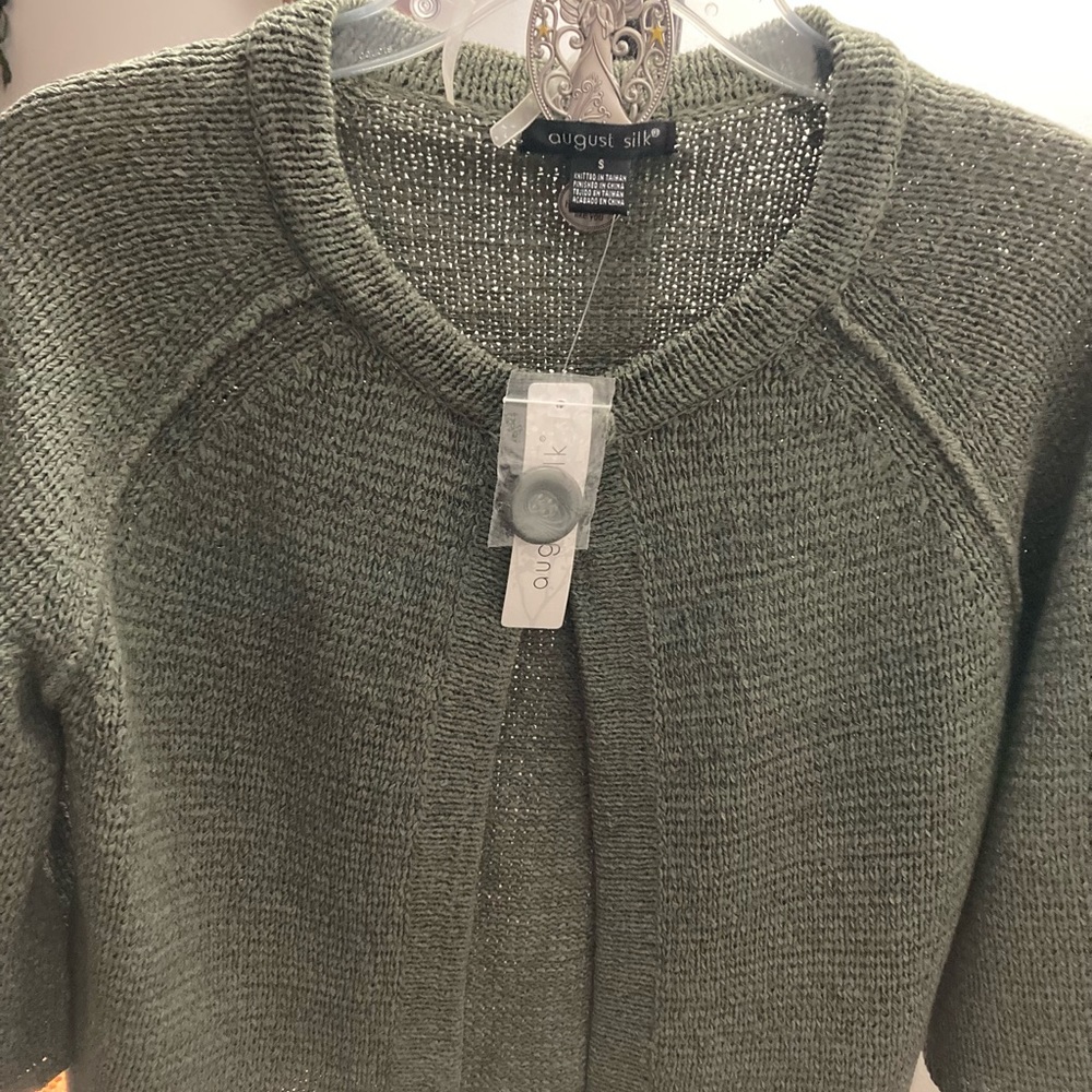 August Silk short, one-button fly-away nubby olive cardigan, size S.